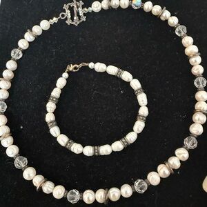 Elegant Pearl and Crystal Jewelry Set